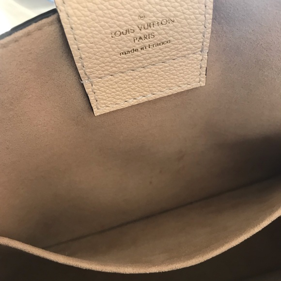 LOUIS VUITTON N40135 Riverside Handbag - Picture 7 of 8